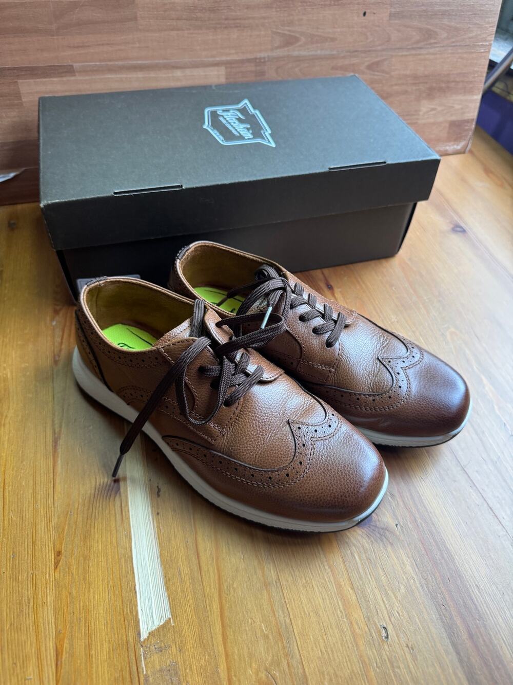Florsheim Kids Great Lakes Jr. Wingtip Oxfords - Cognac Leather - Size 4M